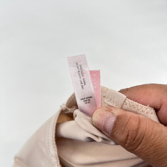 Victoria's Secret Wired Shapewear with Bottom Closure Tan Lightly Lined Bra 36B - Picture 6 of 8